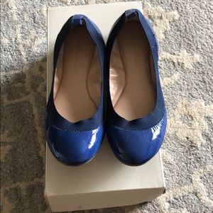 Banana republic patent navy blue flats